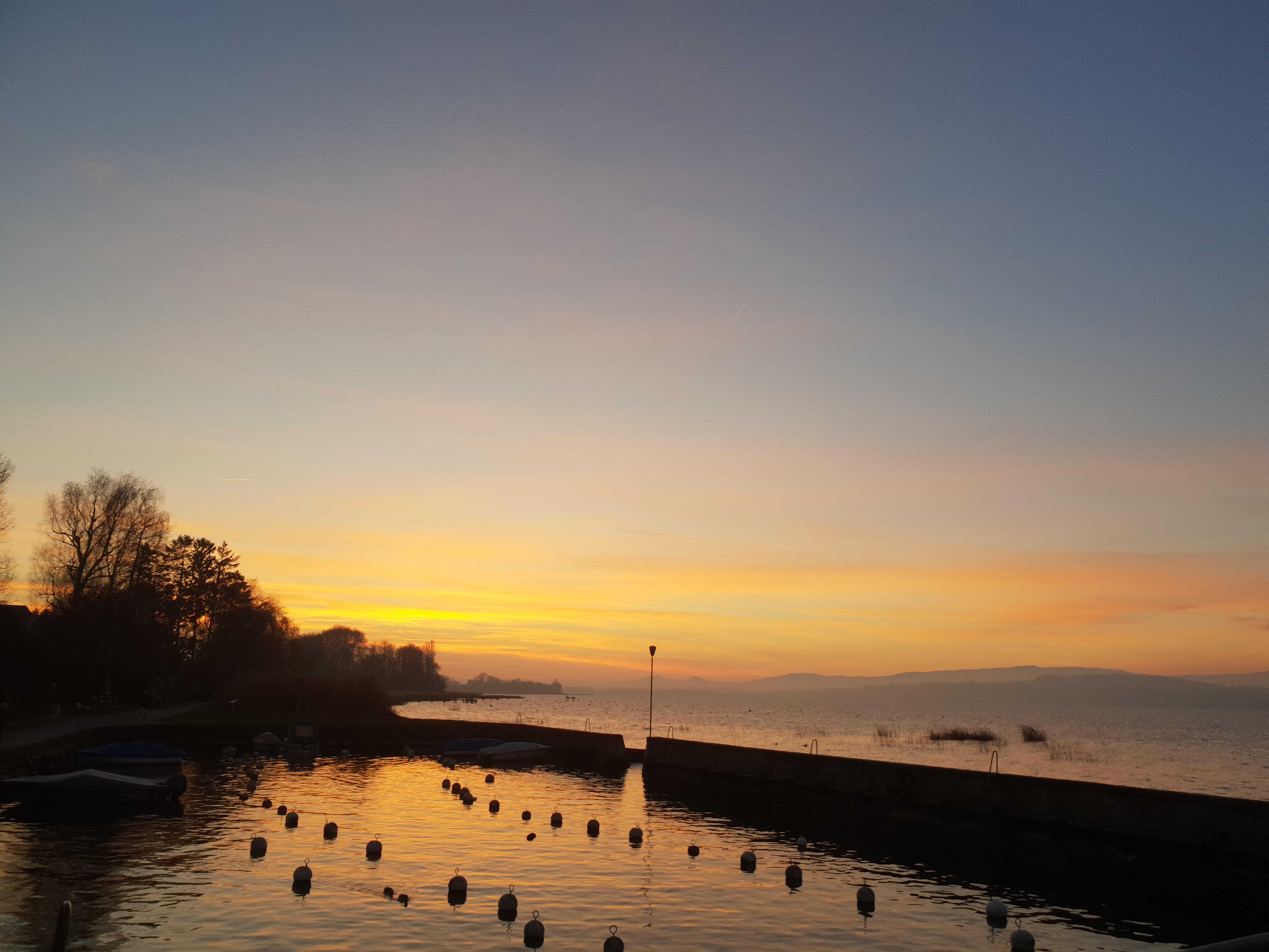 coucher de soleil port de Morat
